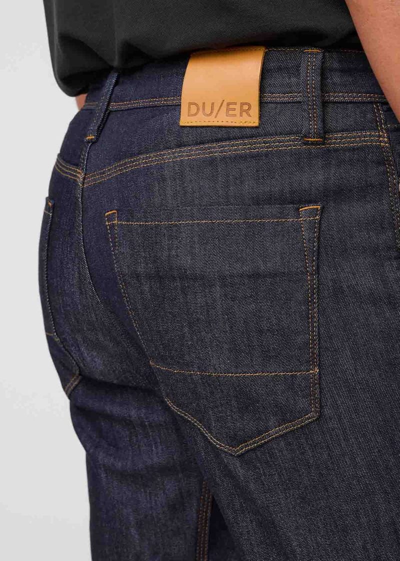 MFLR3002 Performance Denim Relaxed Taper Heritage Rinse 3943 Detail01 242963 1